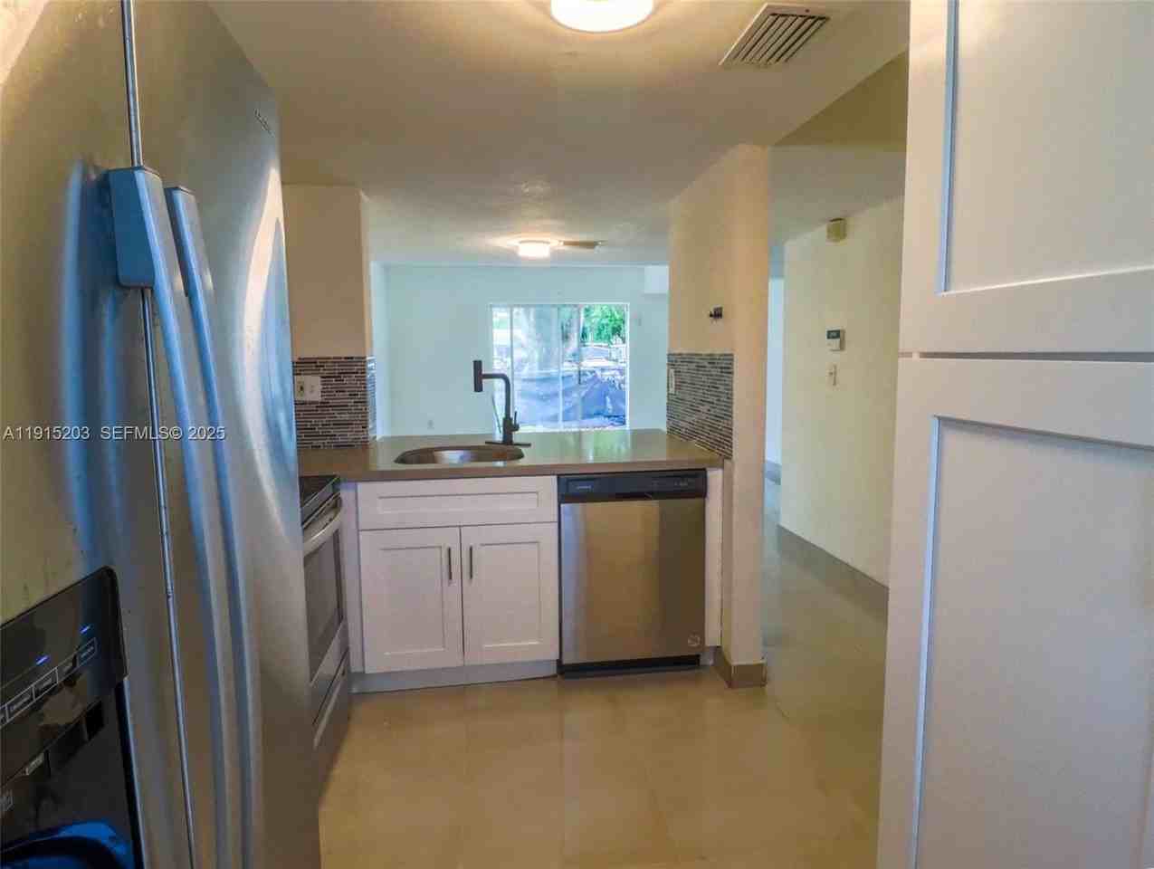 14010 Ne 3rd Ct #1 - Photo 4 of 26