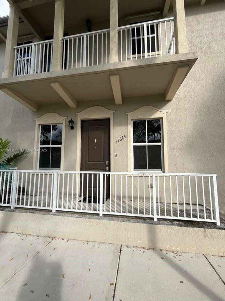 11665 Southwest 244th Street #116 - Photo 3 of 32