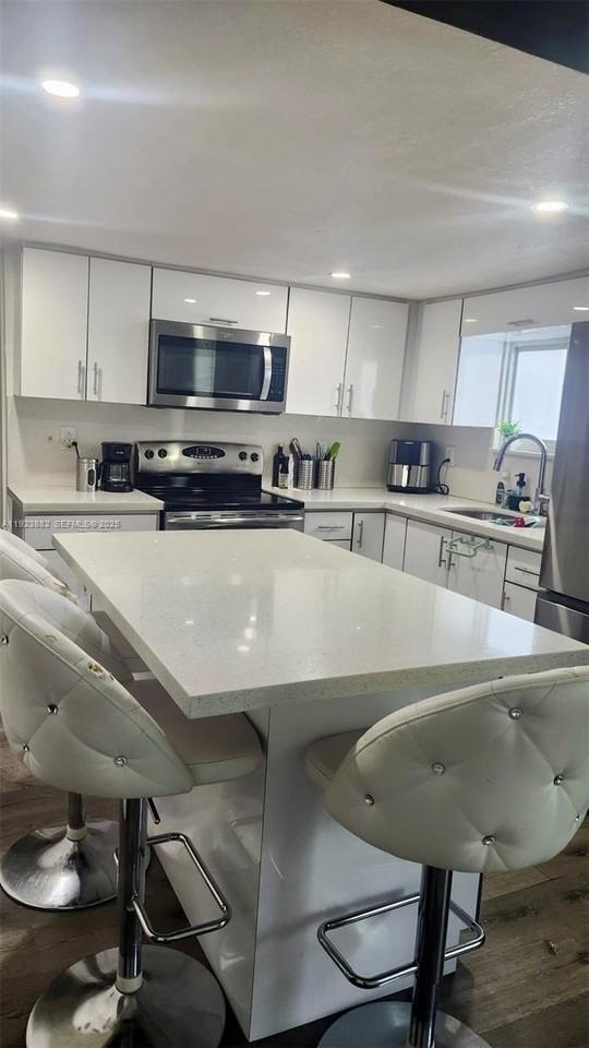 14 Cedar St #14 - Photo 4 of 15