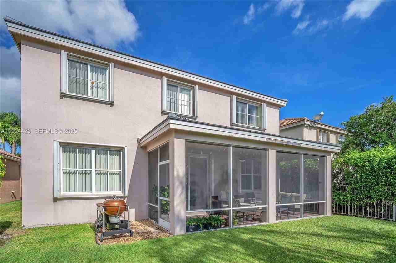 1058 Tupelo Way - Photo 3 of 43