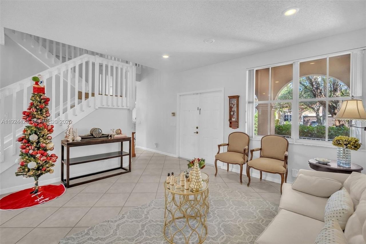 1058 Tupelo Way - Photo 7 of 43