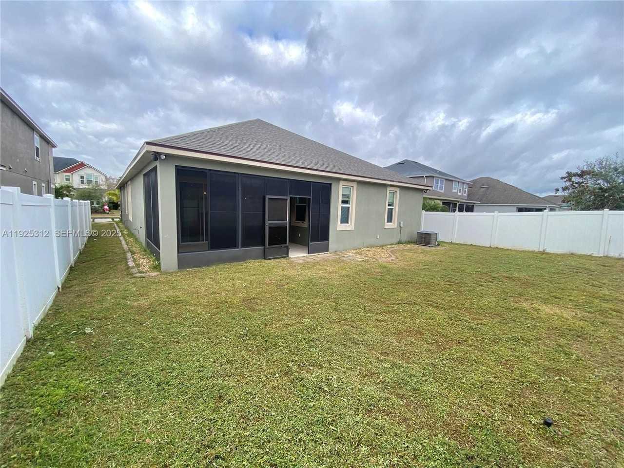 8251 Randall Park Boulevard - Photo 2 of 21