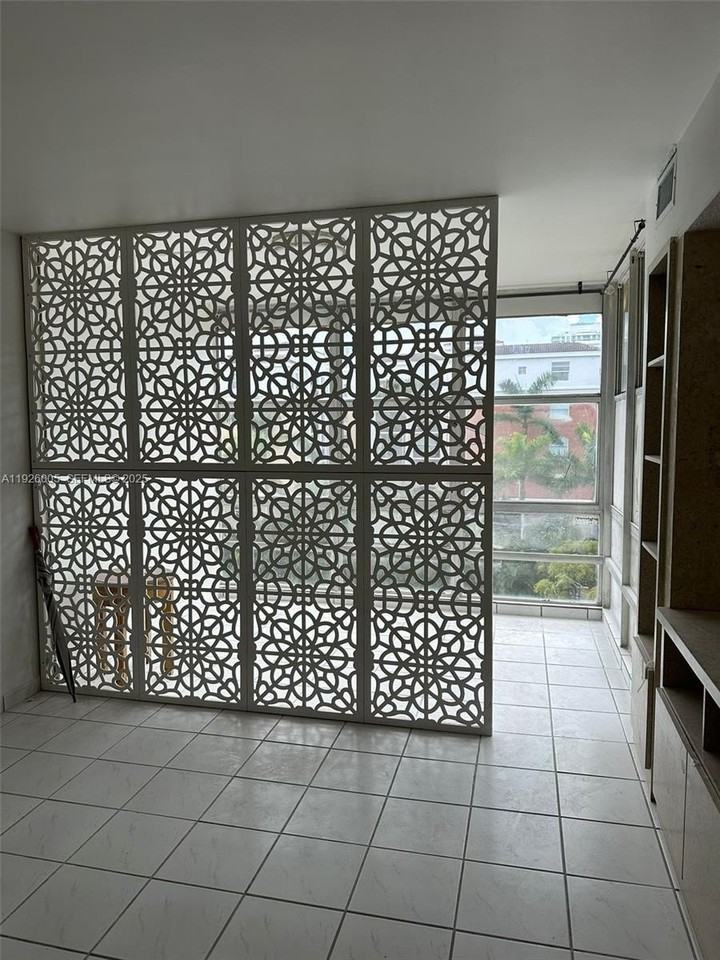 210 172nd St #542 - Photo 2 of 12