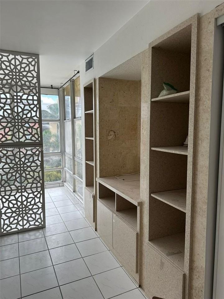 210 172nd St #542 - Photo 3 of 12