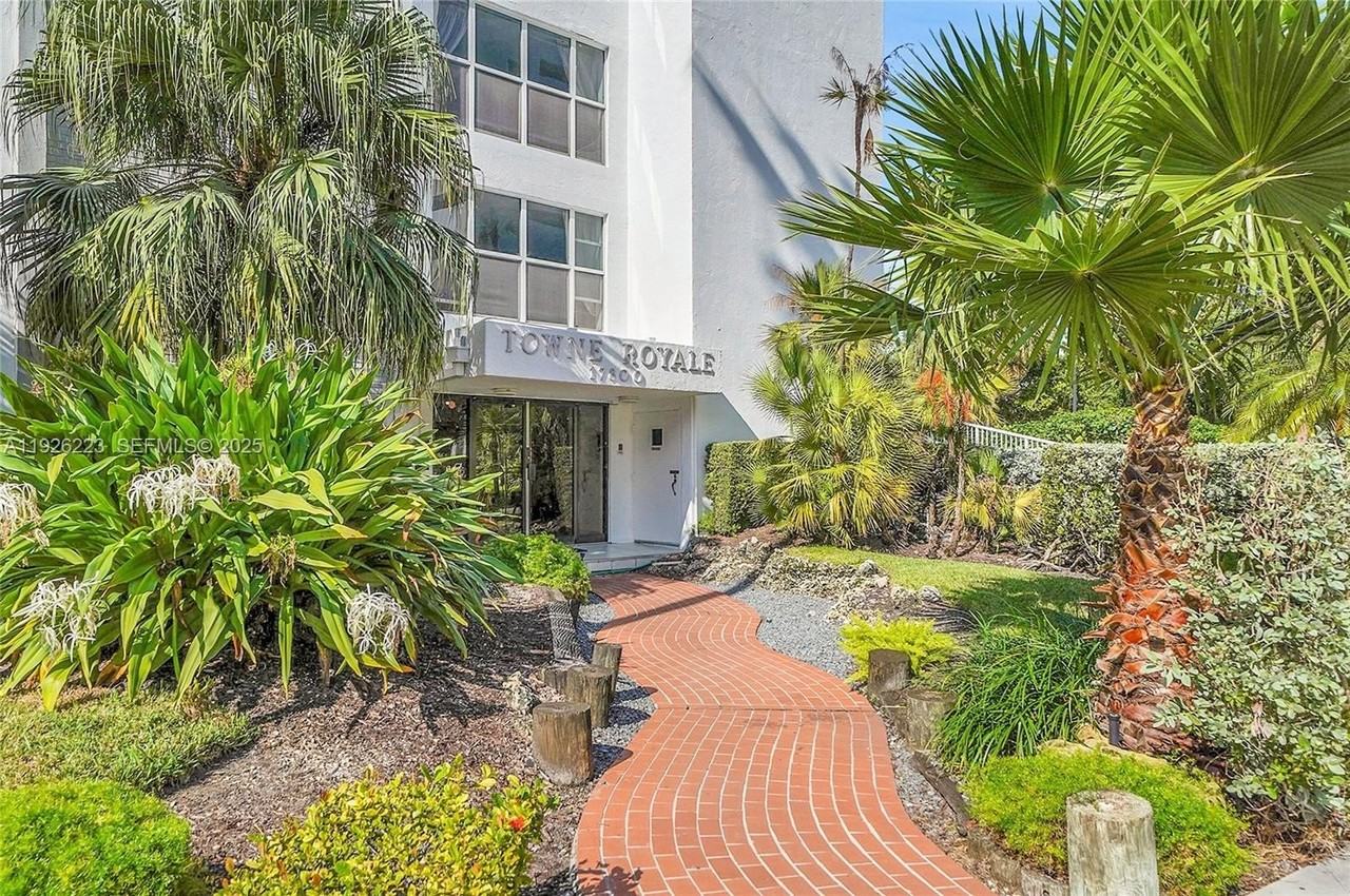 17800 Atlantic Blvd #409 - Photo 2 of 20