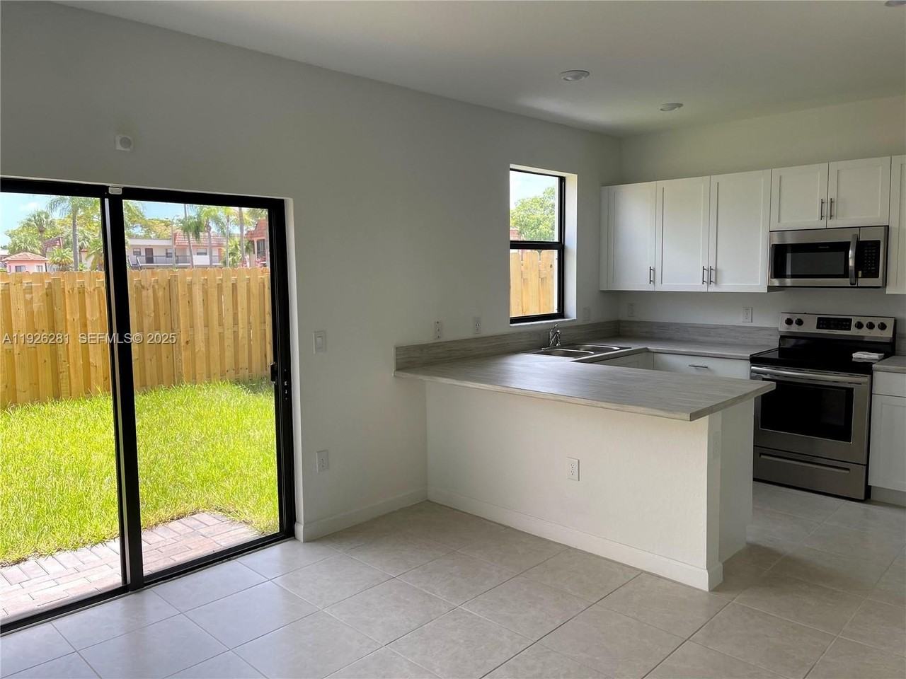 20679 Northeast 7th Place - Photo 4 of 22