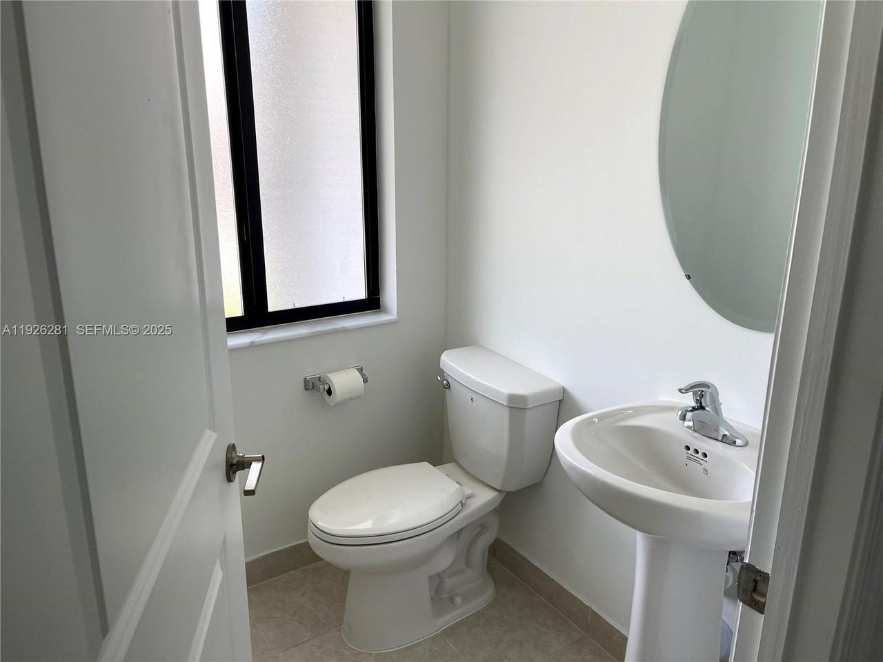 20679 Northeast 7th Place - Photo 7 of 22