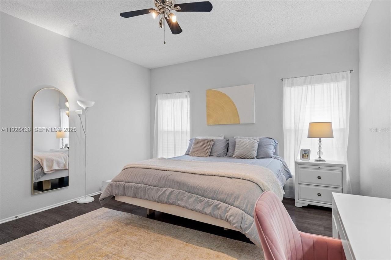 128 Emeraldview Ave - Photo 5 of 32