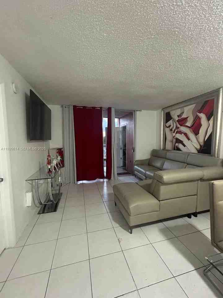 19771 Sw 114th Ave #329 - Photo 4 of 12