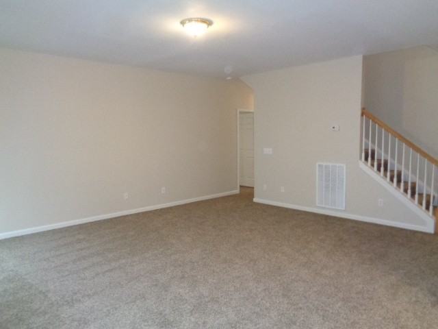 1437 Bridgecross Pkwy - Photo 2 of 17