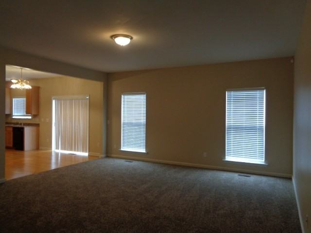 1437 Bridgecross Pkwy - Photo 3 of 17