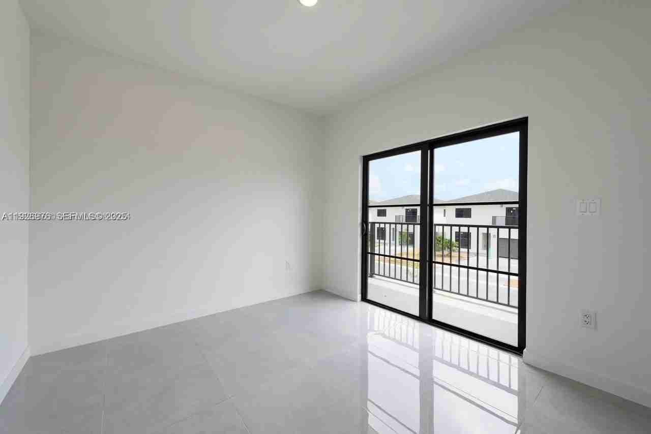 1327 Southwest 2nd Street #1327 - Photo 5 of 25