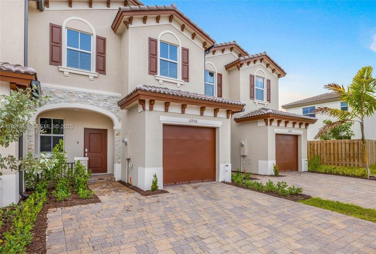 12956 Nw 22nd Pl - Photo 2 of 26