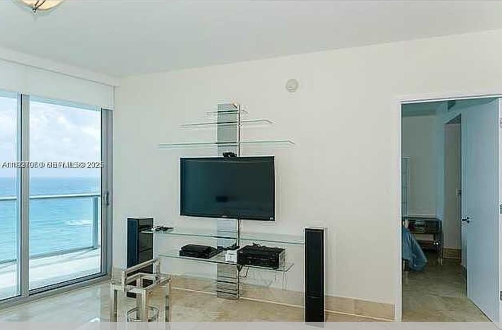 17001 Collins Ave #1006 - Photo 4 of 21