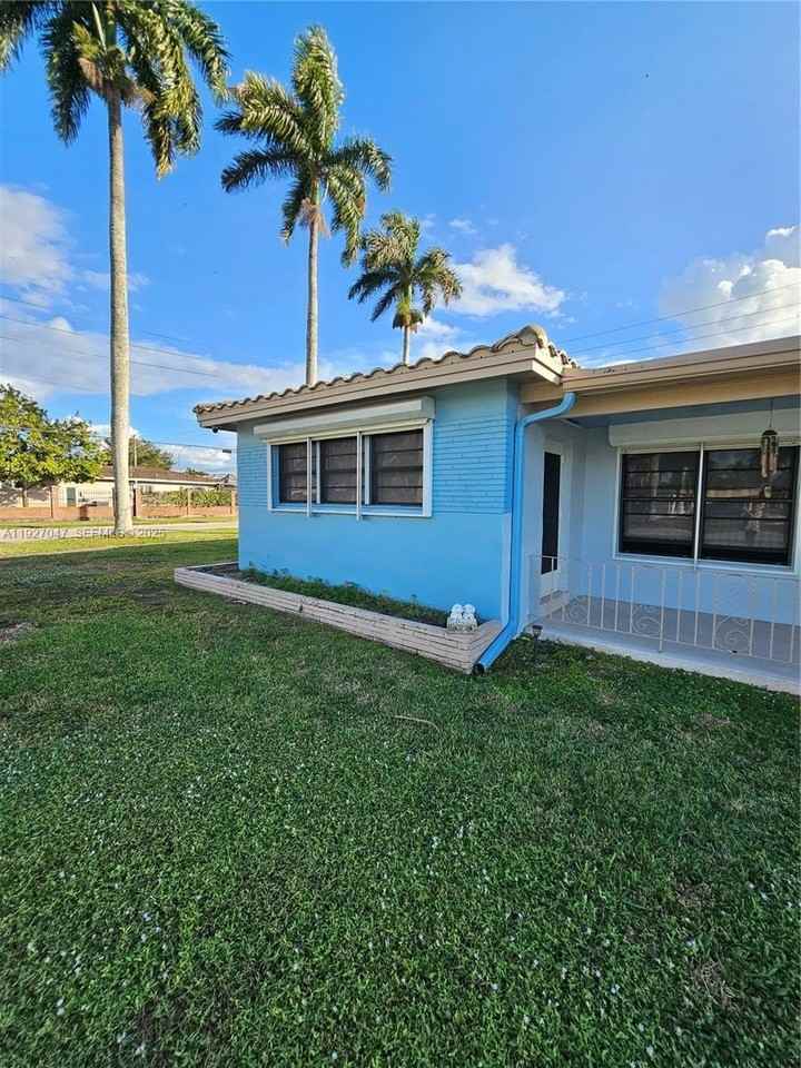 3202 Pierce St #3202 - Photo 3 of 12