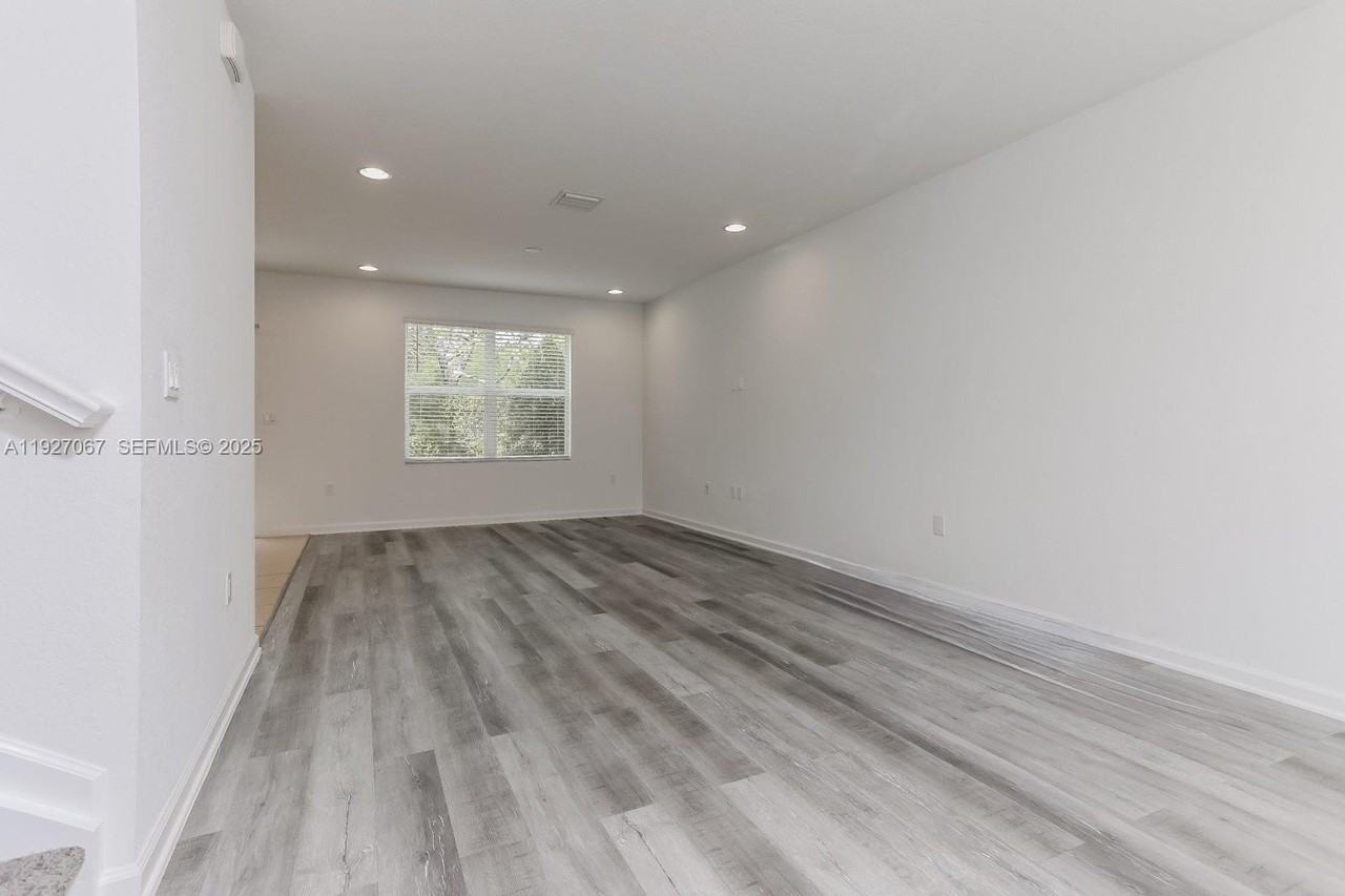 2871 Nw Treviso Cir #2871 - Photo 3 of 15