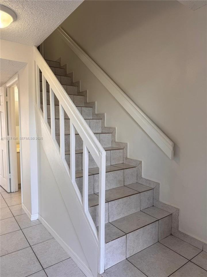 8454 Nw 8th St #3 - Photo 7 of 10