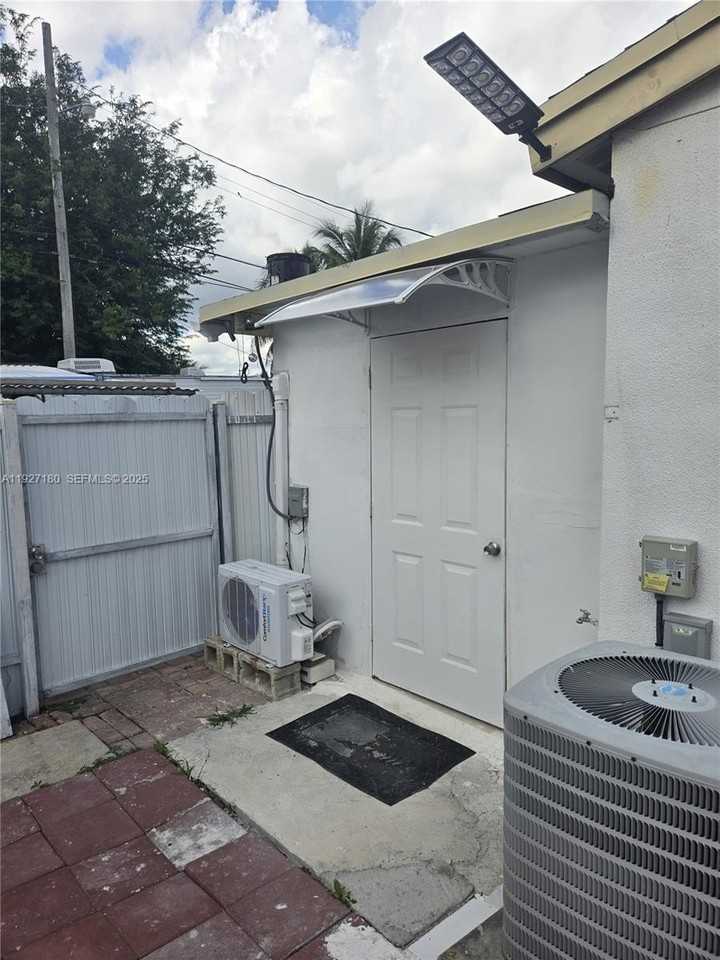 16240 Northwest 18th Avenue - Photo 4 of 9