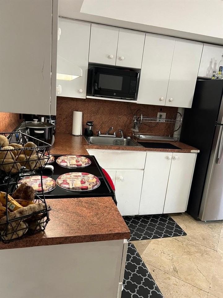 5423 W 22nd Ct #103 - Photo 4 of 11