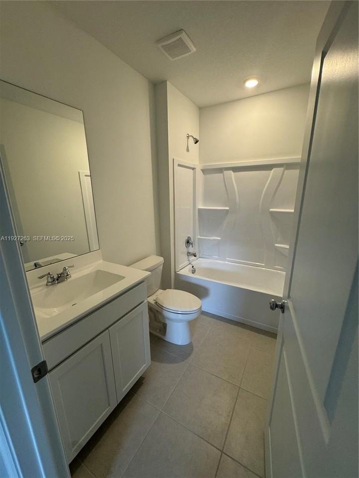 5837 Norwthwest Sweetwood Drive - Photo 4 of 23