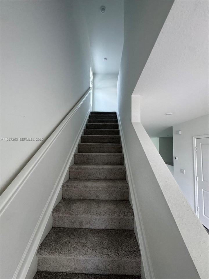 5837 Norwthwest Sweetwood Drive - Photo 5 of 23