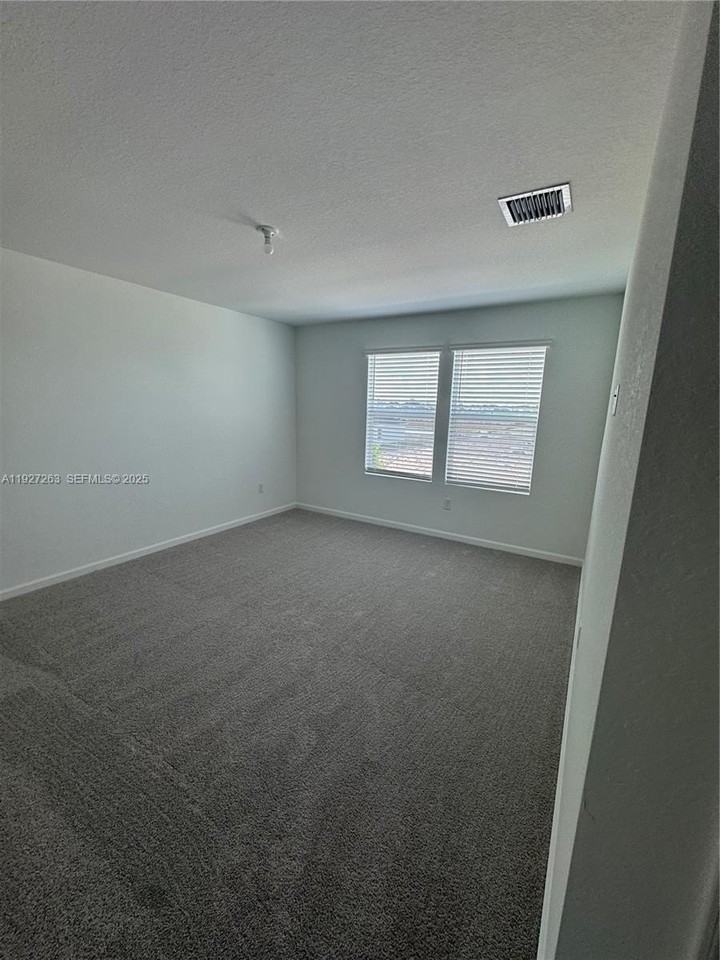 5837 Norwthwest Sweetwood Drive - Photo 7 of 23