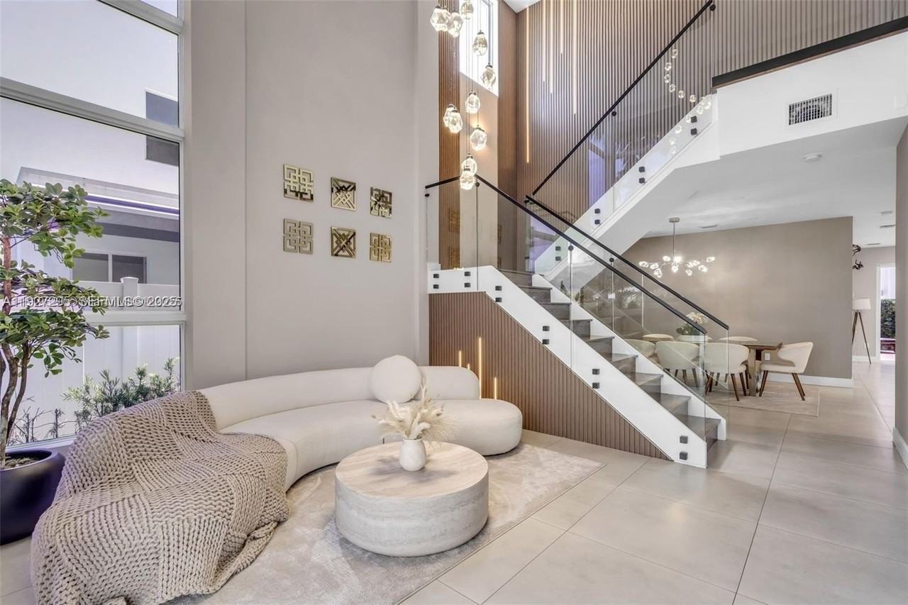 7534 Nw 98th Ave #7534 - Photo 4 of 16