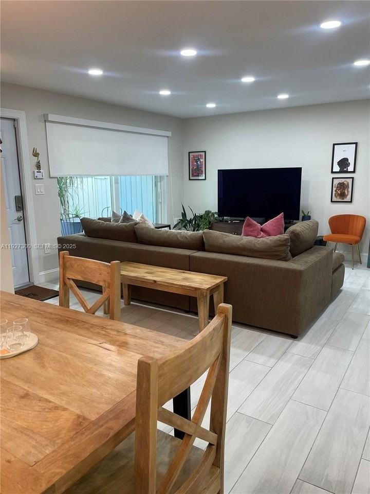 6840 Sw 45th Ln #8 - Photo 4 of 18