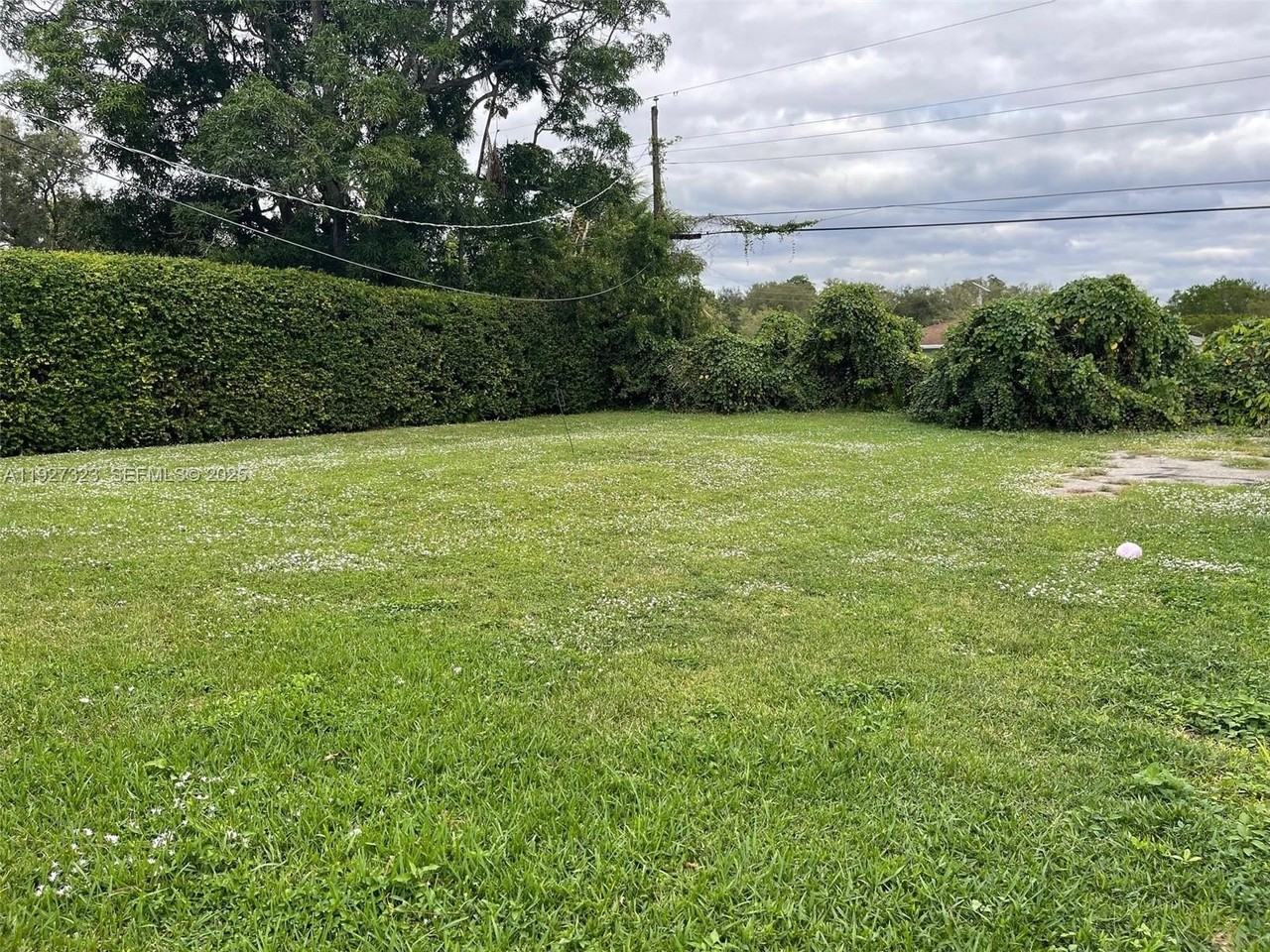 4536 Sw 24th Ave - Photo 5 of 10