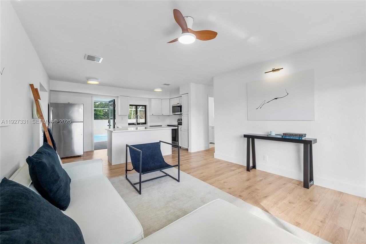 9915 Sw 212th St - Photo 2 of 30