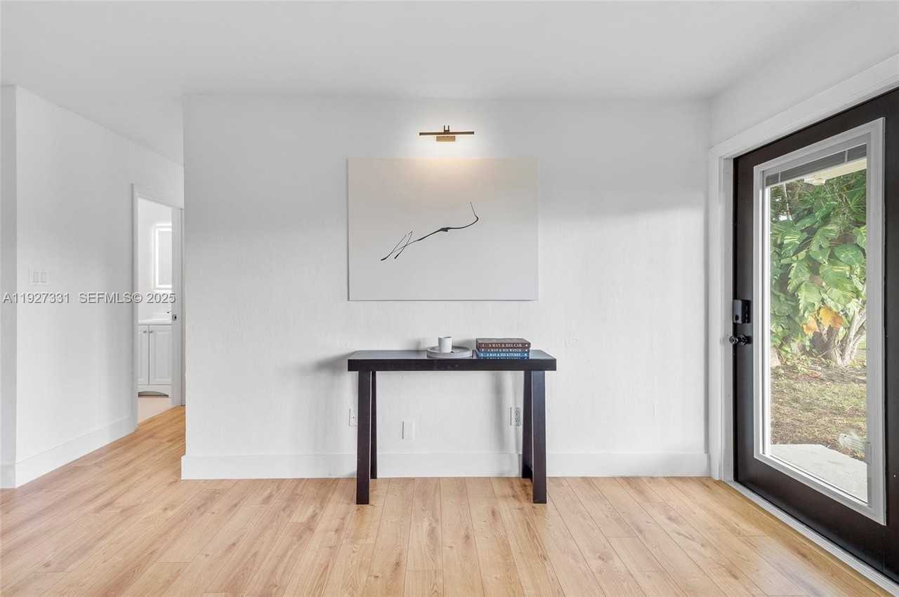 9915 Sw 212th St - Photo 7 of 30