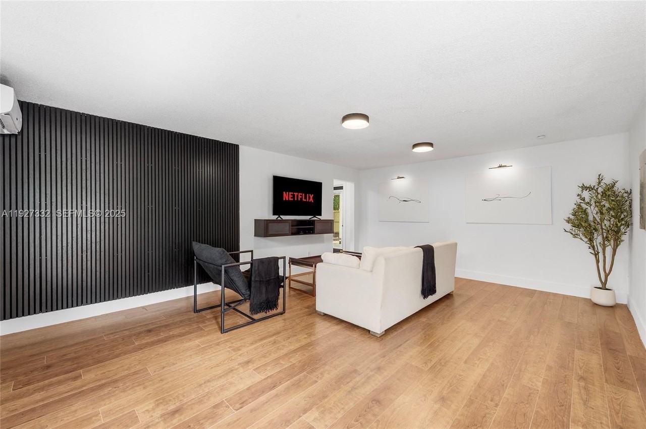 485 Nw 132nd St - Photo 6 of 15