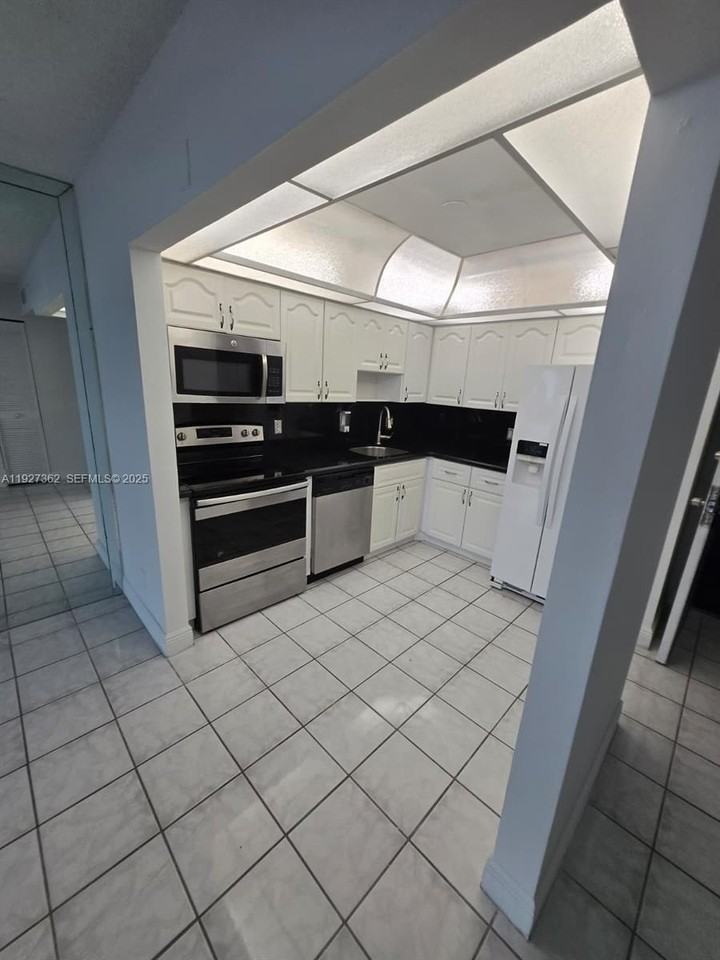 13499 Biscayne Blvd #1204 - Photo 4 of 13