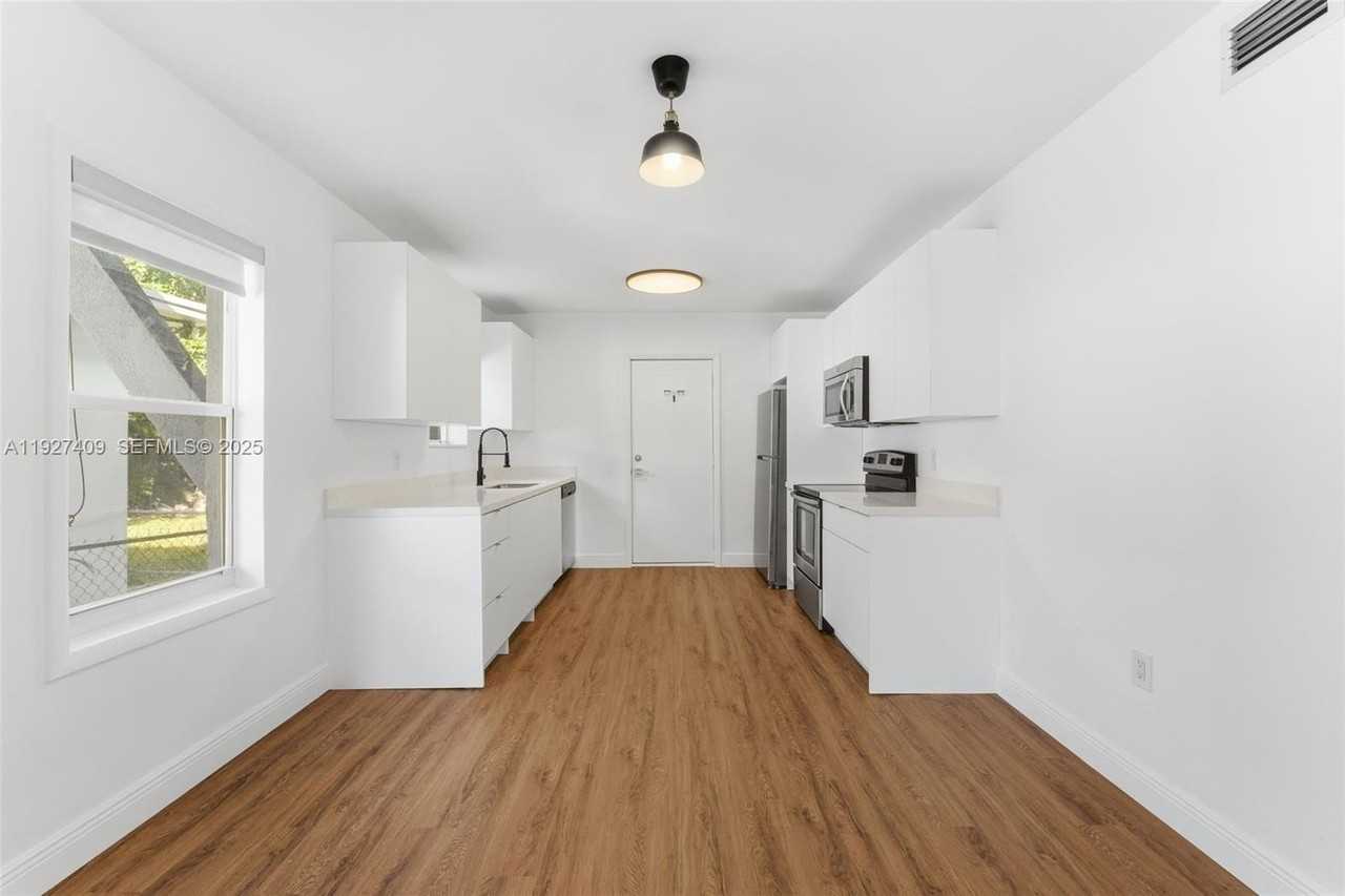 559 Ne 68th St #557 - Photo 2 of 22