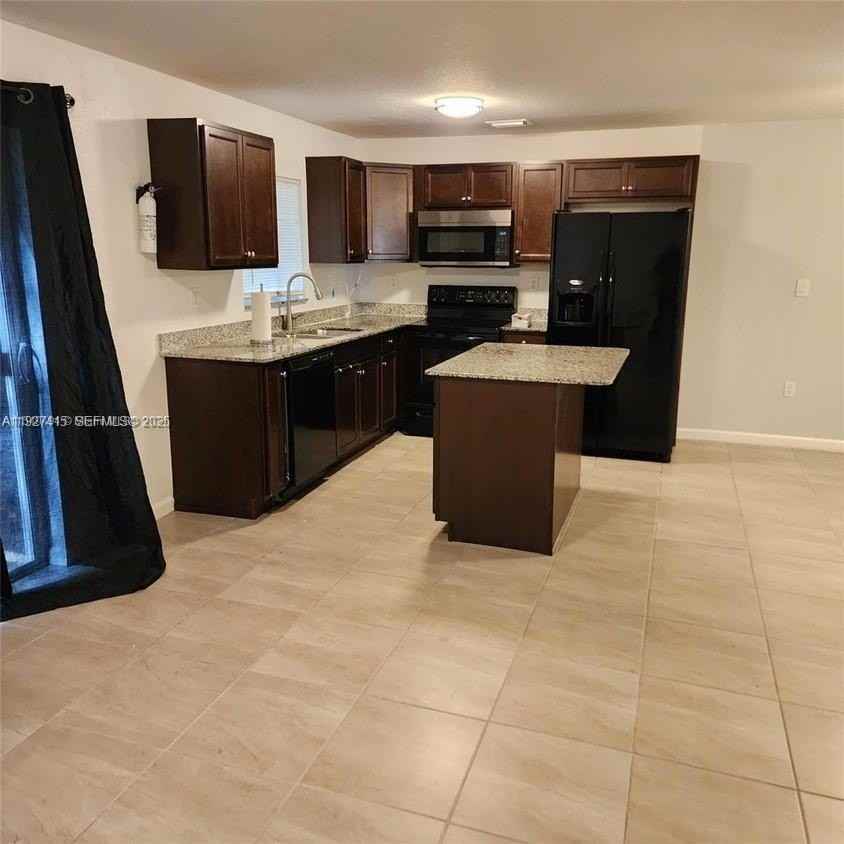 5331 Sw 13th Ct - Photo 4 of 19