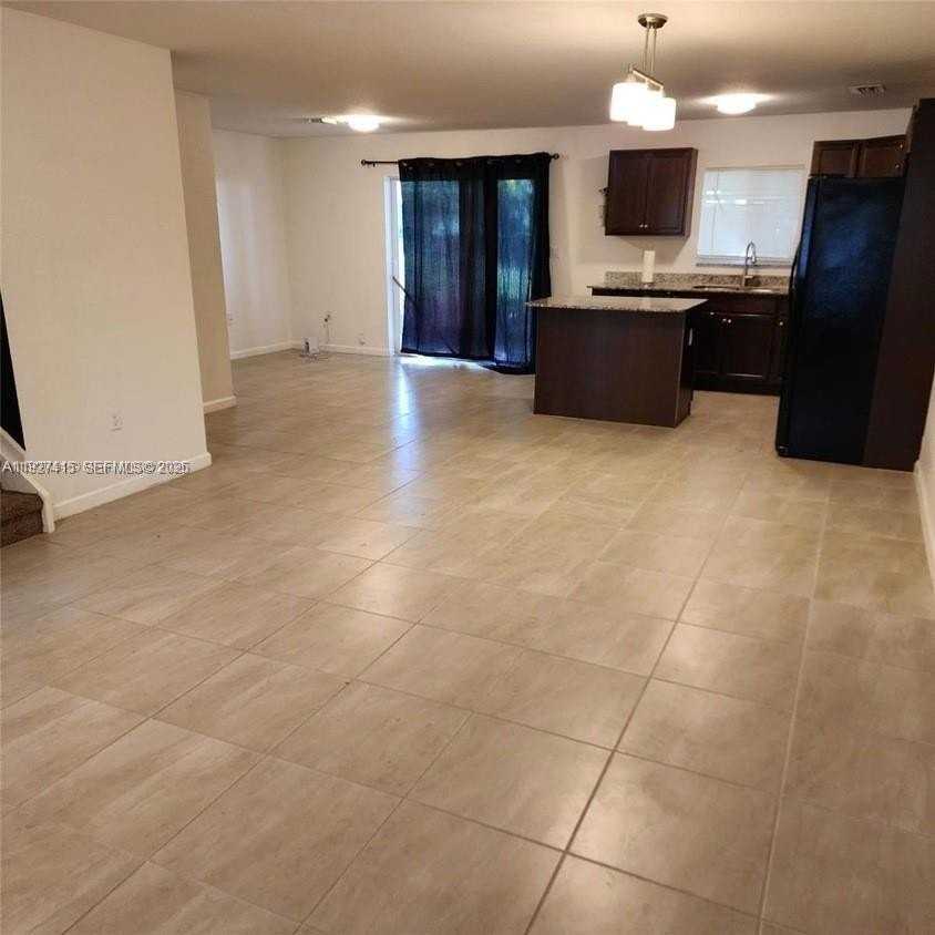 5331 Sw 13th Ct - Photo 5 of 19