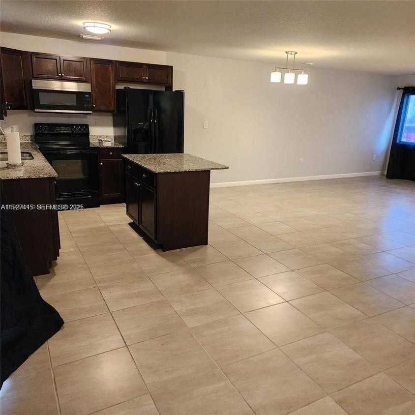 5331 Sw 13th Ct - Photo 7 of 19