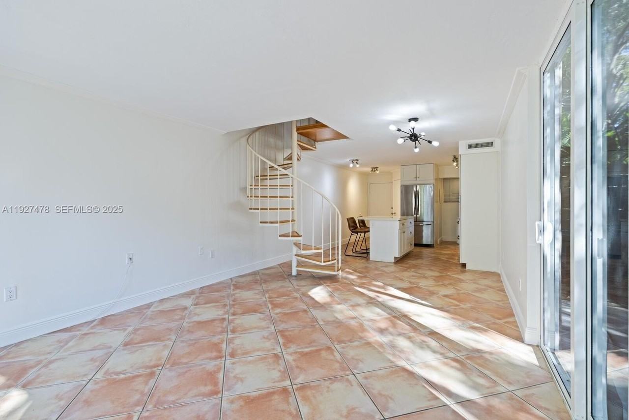 3028 Center Street #3028 - Photo 6 of 24