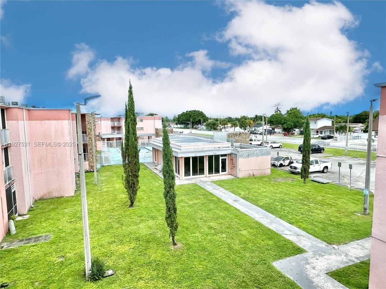 19751 Sw 114th Ave #349 - Photo 3 of 33