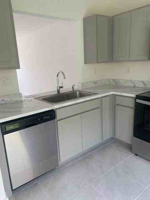 484 Northeast 5th Street #484 - Photo 2 of 13