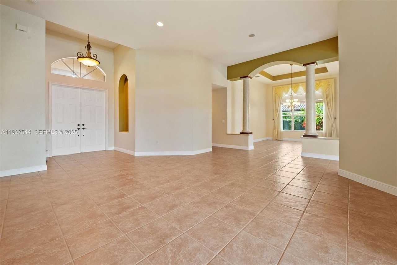 15275 Sw 38th St #15275 - Photo 4 of 41