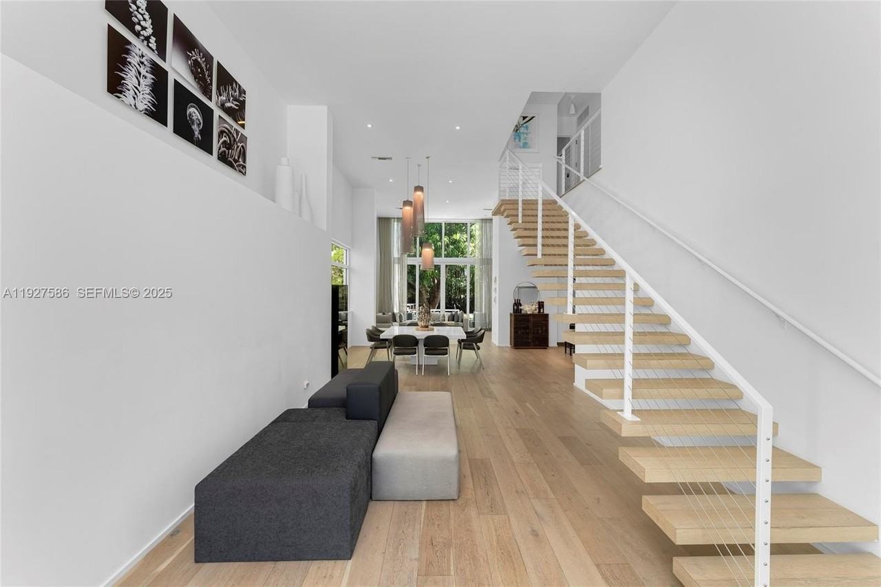 335 West 46th Street - Photo 6 of 50