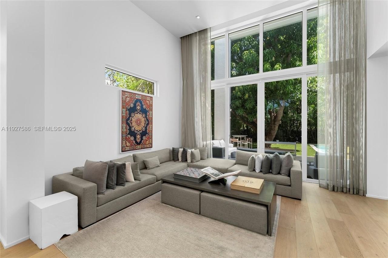 335 West 46th Street - Photo 7 of 50