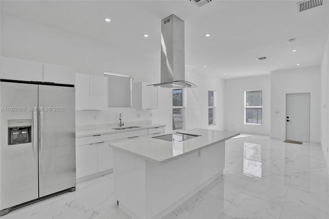 1559 Northwest 62nd Terrace #1559 - Photo 7 of 29