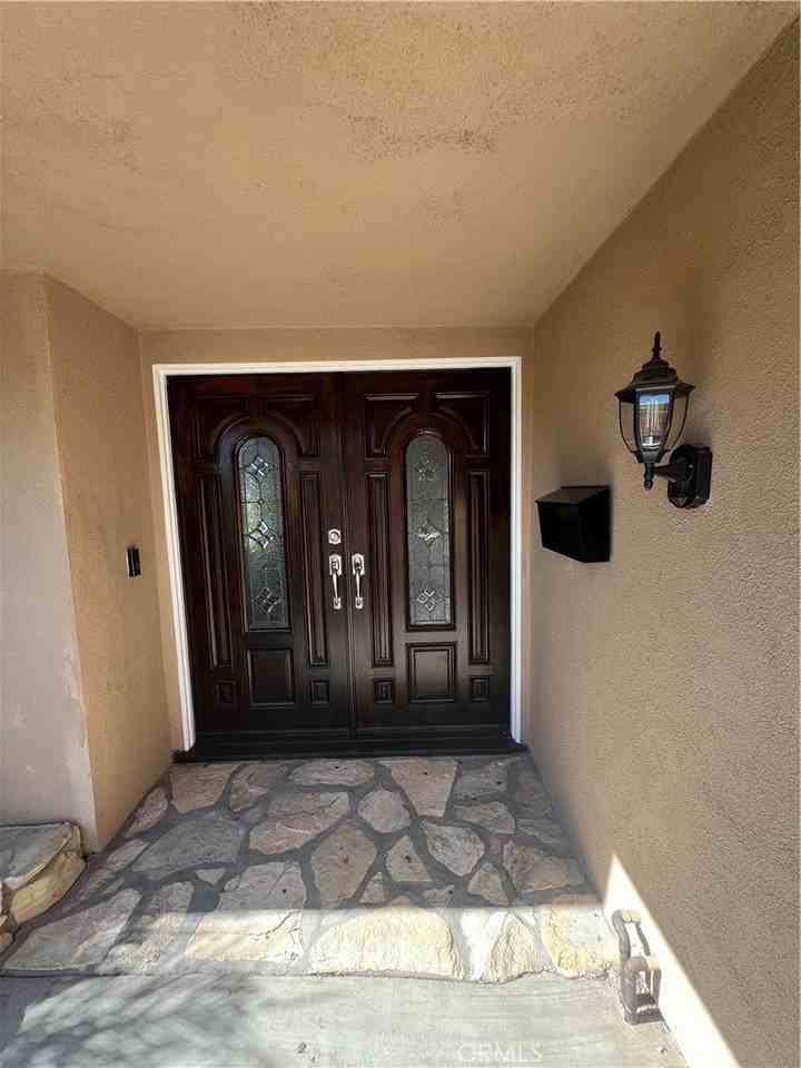 16091 Gold Cir - Photo 2 of 19