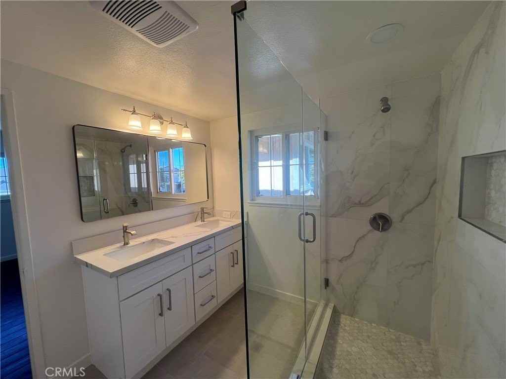 16091 Gold Cir - Photo 4 of 19