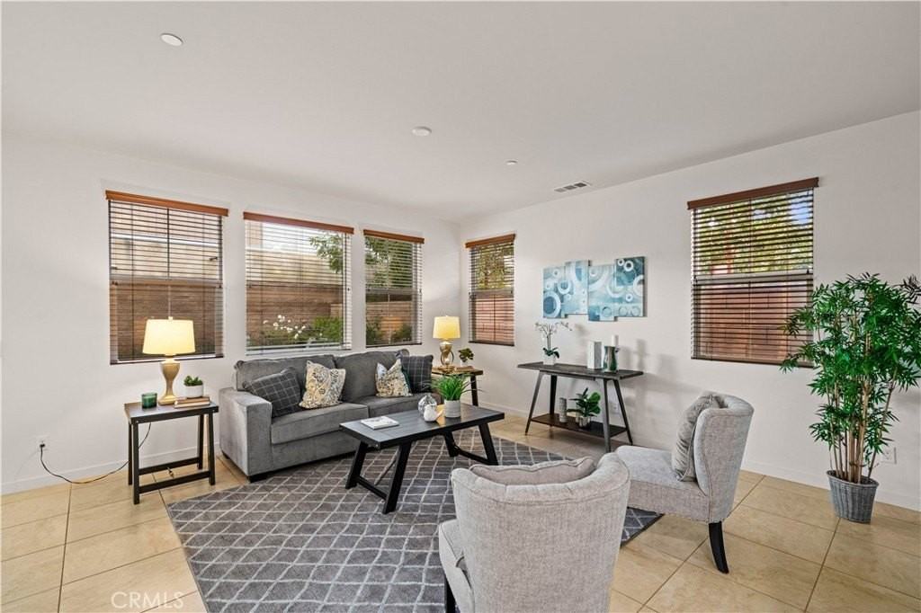 3811 Snapdragon Way - Photo 5 of 32