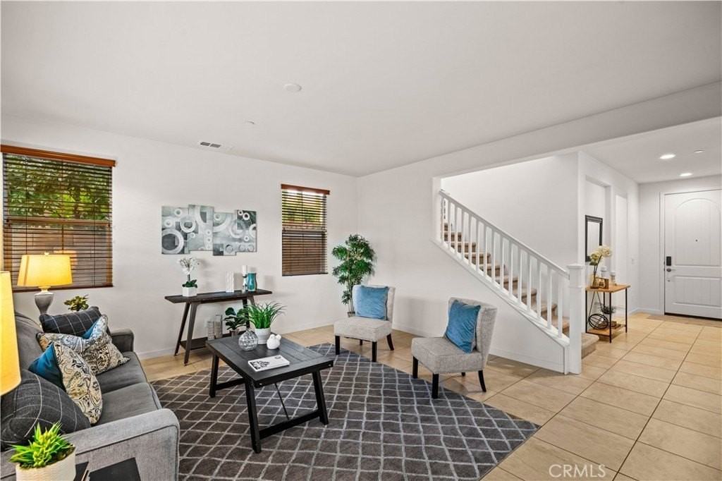 3811 Snapdragon Way - Photo 6 of 32