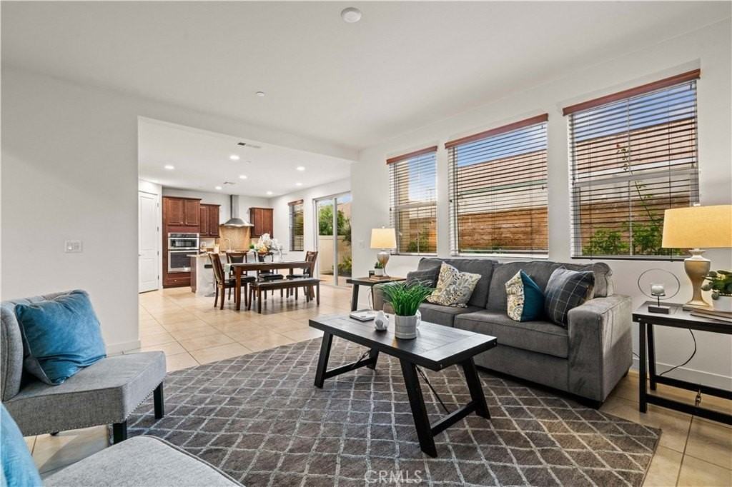 3811 Snapdragon Way - Photo 7 of 32