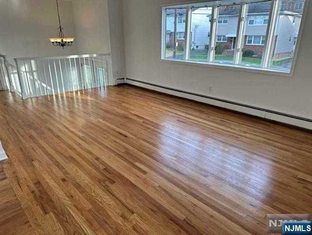 41 Kipp Ave - Photo 5 of 44